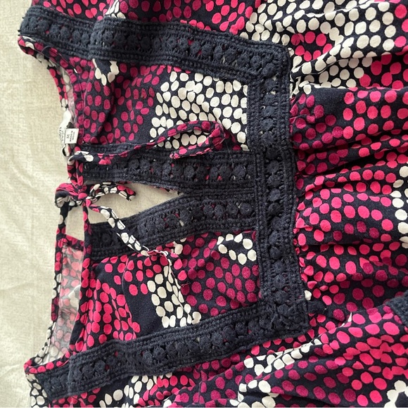 Crown & Ivy size Med  navy, pink and white blouse - Picture 6 of 6